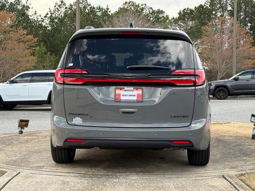 2025 Chrysler Pacifica Limited
