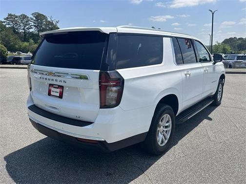 2023 Chevrolet Suburban LT
