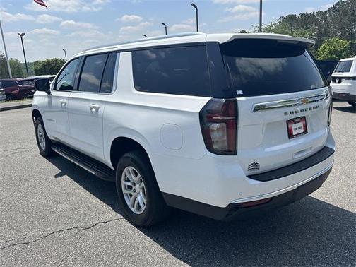 2023 Chevrolet Suburban LT