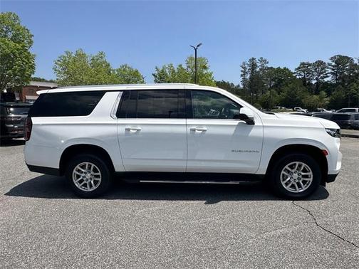 2023 Chevrolet Suburban LT