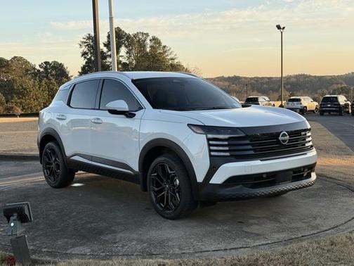 2025 Nissan Kicks SR