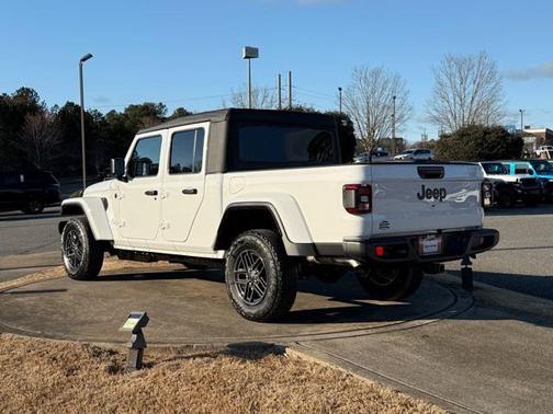 2026 Jeep Gladiator Sport S