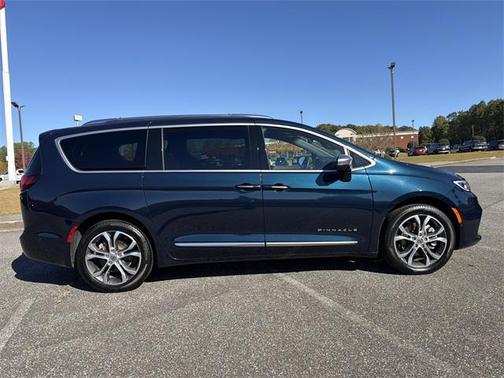 2024 Chrysler Pacifica L