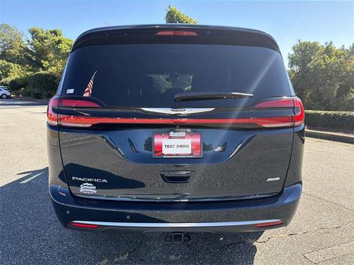 2024 Chrysler Pacifica L