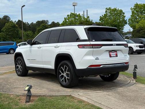 Bright White Clearcoat 2024 Jeep Grand Cherokee Limited