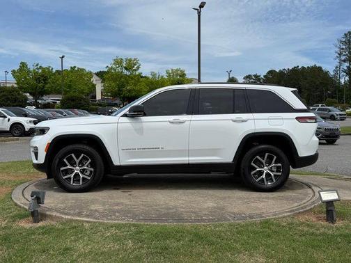 Bright White Clearcoat 2024 Jeep Grand Cherokee Limited