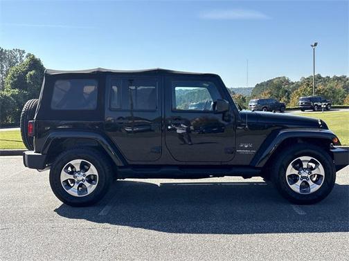 2016 Jeep Wrangler Unlimited Sahara