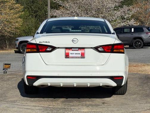 2025 Nissan Altima 2.5 SV