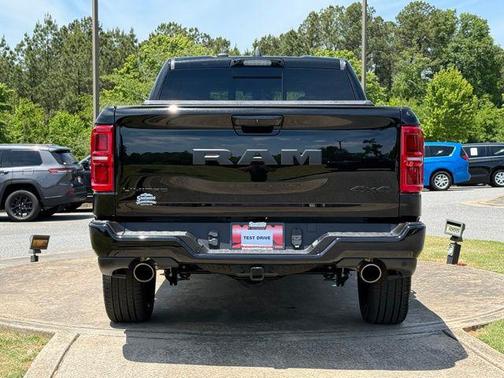 Diamond Black Crystal Pearlcoat 2026 RAM 1500 Limited