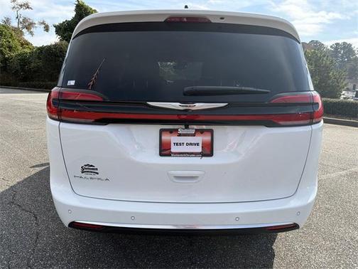 2026 Chrysler Pacifica L