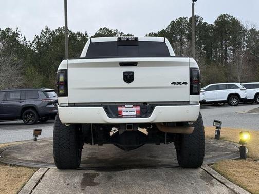 2017 RAM 2500 Laramie Crew Cab 4x4 6'4' Box