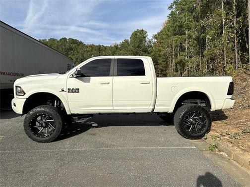 2017 RAM 2500 Laramie Crew Cab 4x4 6'4' Box