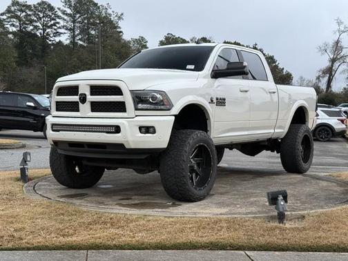 2017 RAM 2500 Laramie Crew Cab 4x4 6'4' Box