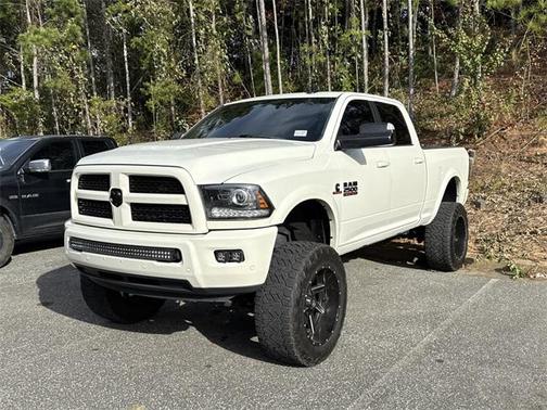 2017 RAM 2500 Laramie Crew Cab 4x4 6'4' Box