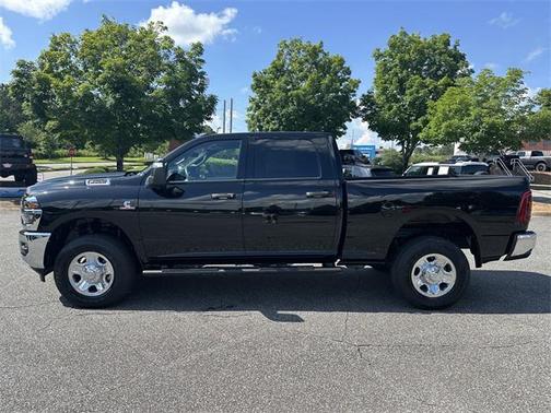 2025 RAM 2500 Tradesman Crew Cab 4x4 6'4' Box