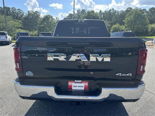 2025 RAM 2500 Tradesman Crew Cab 4x4 6'4' Box