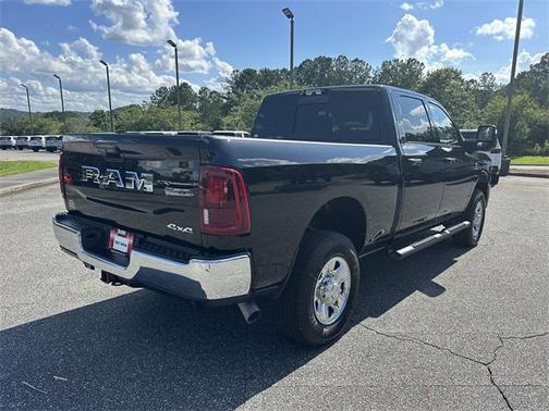 2025 RAM 2500 Tradesman Crew Cab 4x4 6'4' Box