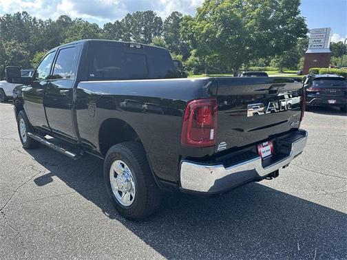 2025 RAM 2500 Tradesman Crew Cab 4x4 6'4' Box
