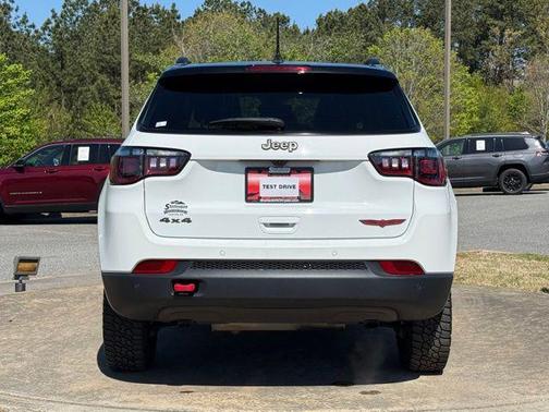 Bright White Clearcoat 2024 Jeep Compass Trailhawk