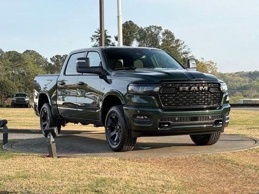 Serrano Green Metallic 2026 RAM 1500 Big Horn/Lone Star