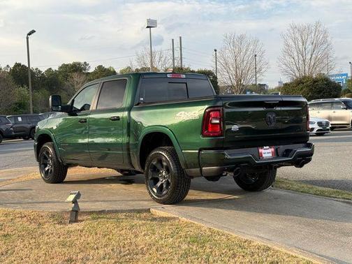 Serrano Green Metallic 2026 RAM 1500 Big Horn/Lone Star