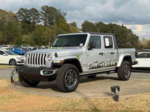 Silver Zynith Clearcoat 2022 Jeep Gladiator Overland
