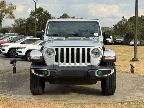 Silver Zynith Clearcoat 2022 Jeep Gladiator Overland