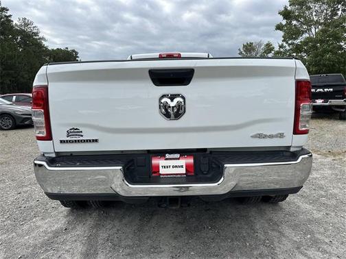 2024 RAM 3500 Big Horn Crew Cab 4x4 8' Box