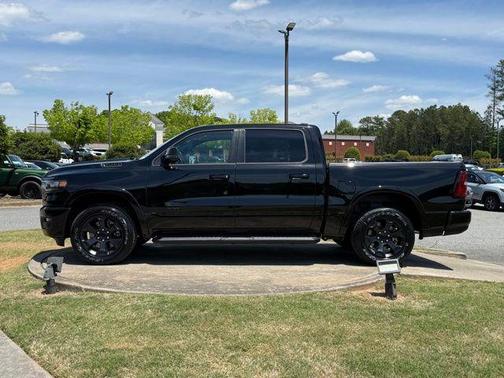 Diamond Black Crystal Pearlcoat 2026 RAM 1500 Big Horn/Lone Star