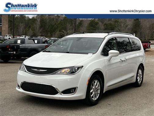 Bright White Clearcoat 2020 Chrysler Pacifica Touring L