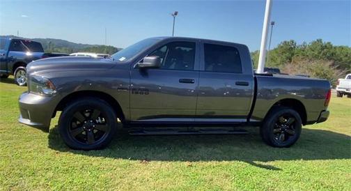 Brilliant Black Crystal Pearlcoat 2017 RAM 1500 Express