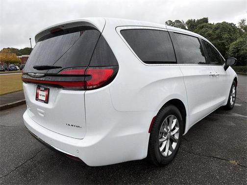 2026 Chrysler Pacifica Limited