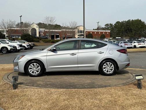 Stellar Silver 2020 Hyundai ELANTRA SE
