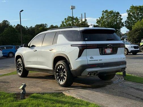 Polar White Tricoat 2026 Chevrolet Traverse AWD Z71