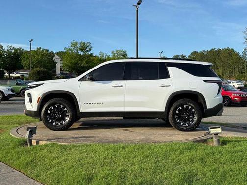 Polar White Tricoat 2026 Chevrolet Traverse AWD Z71