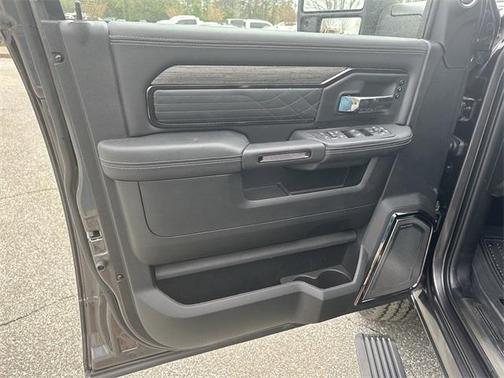 2025 RAM 2500 Limited Mega Cab 4x4 6'4' Box