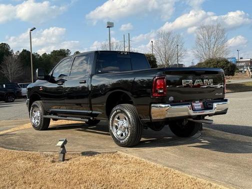 2026 RAM 3500 Tradesman Crew Cab 4x4 6'4' Box