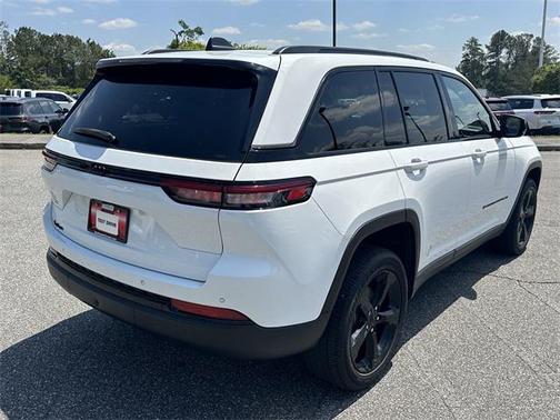 2022 Jeep Grand Cherokee Altitude