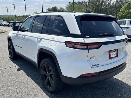2022 Jeep Grand Cherokee Altitude