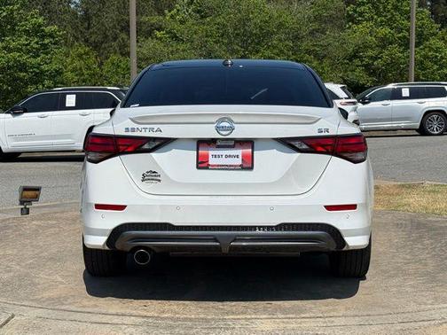 Aspen White Tricoat/Super Black 2023 Nissan Sentra SR