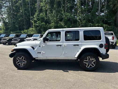2025 Jeep Wrangler 4-Door Sahara 4x4