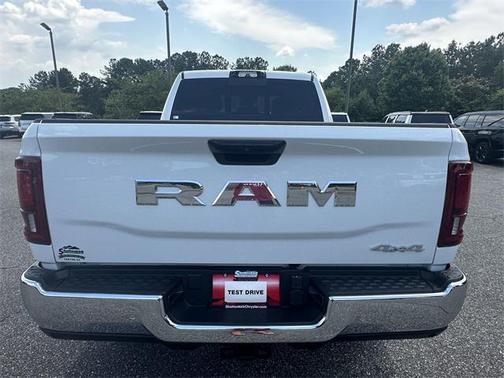 2025 RAM 2500 Tradesman Crew Cab 4x4 6'4' Box