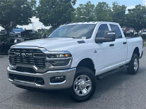 2025 RAM 2500 Tradesman Crew Cab 4x4 6'4' Box