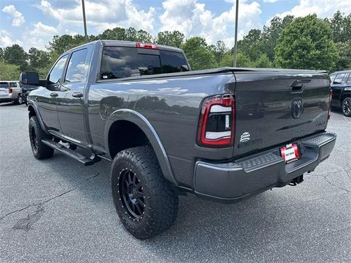 2022 RAM 2500 Laramie Crew Cab 4x4 6'4' Box