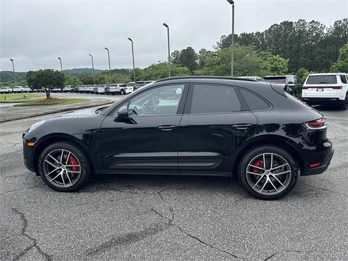 2024 Porsche Macan Base