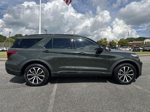2022 Ford Explorer ST-Line