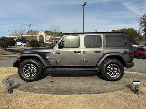 2023 Jeep Wrangler 4-Door Sahara 4x4