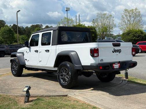 Bright White Clearcoat 2026 Jeep Gladiator Sport