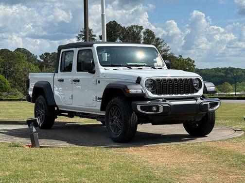 Bright White Clearcoat 2026 Jeep Gladiator Sport