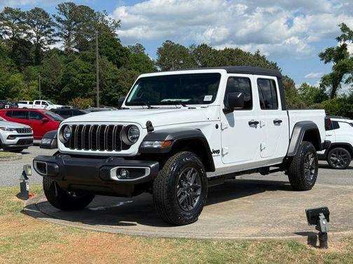 Bright White Clearcoat 2026 Jeep Gladiator Sport